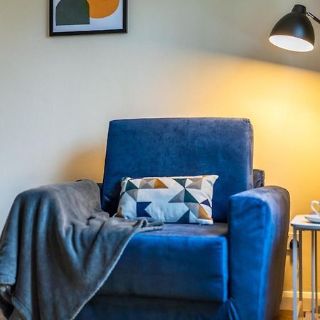 Staines-upon-Thames Grange Studio Apartment - Heathrow מראה חיצוני תמונה