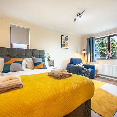 Staines-upon-Thames Grange Studio Apartment - Heathrow מראה חיצוני תמונה