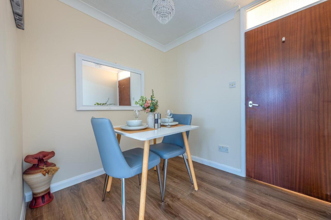 Staines-upon-Thames Grange Studio Apartment - Heathrow מראה חיצוני תמונה