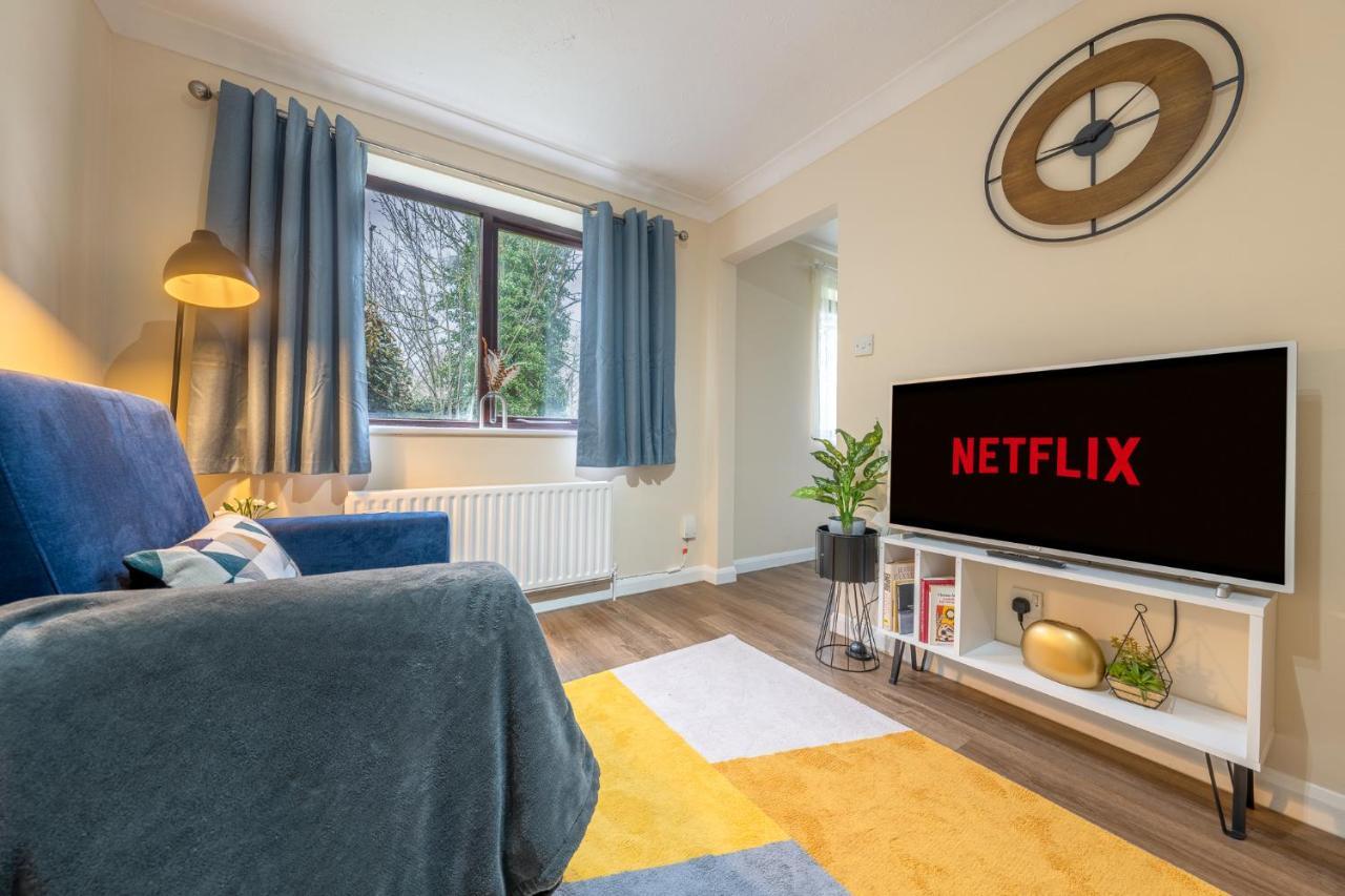 Staines-upon-Thames Grange Studio Apartment - Heathrow מראה חיצוני תמונה