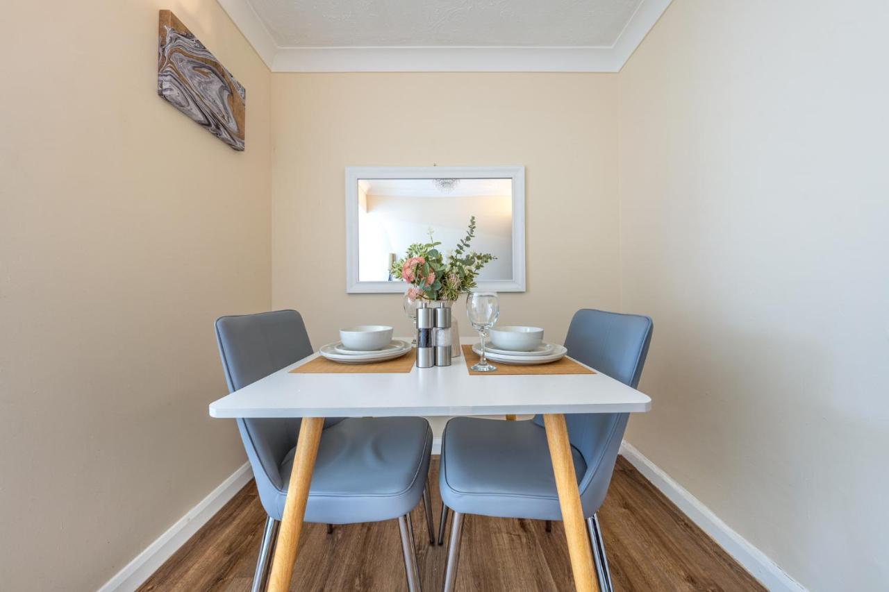 Staines-upon-Thames Grange Studio Apartment - Heathrow מראה חיצוני תמונה