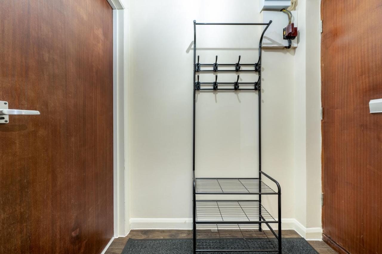 Staines-upon-Thames Grange Studio Apartment - Heathrow מראה חיצוני תמונה