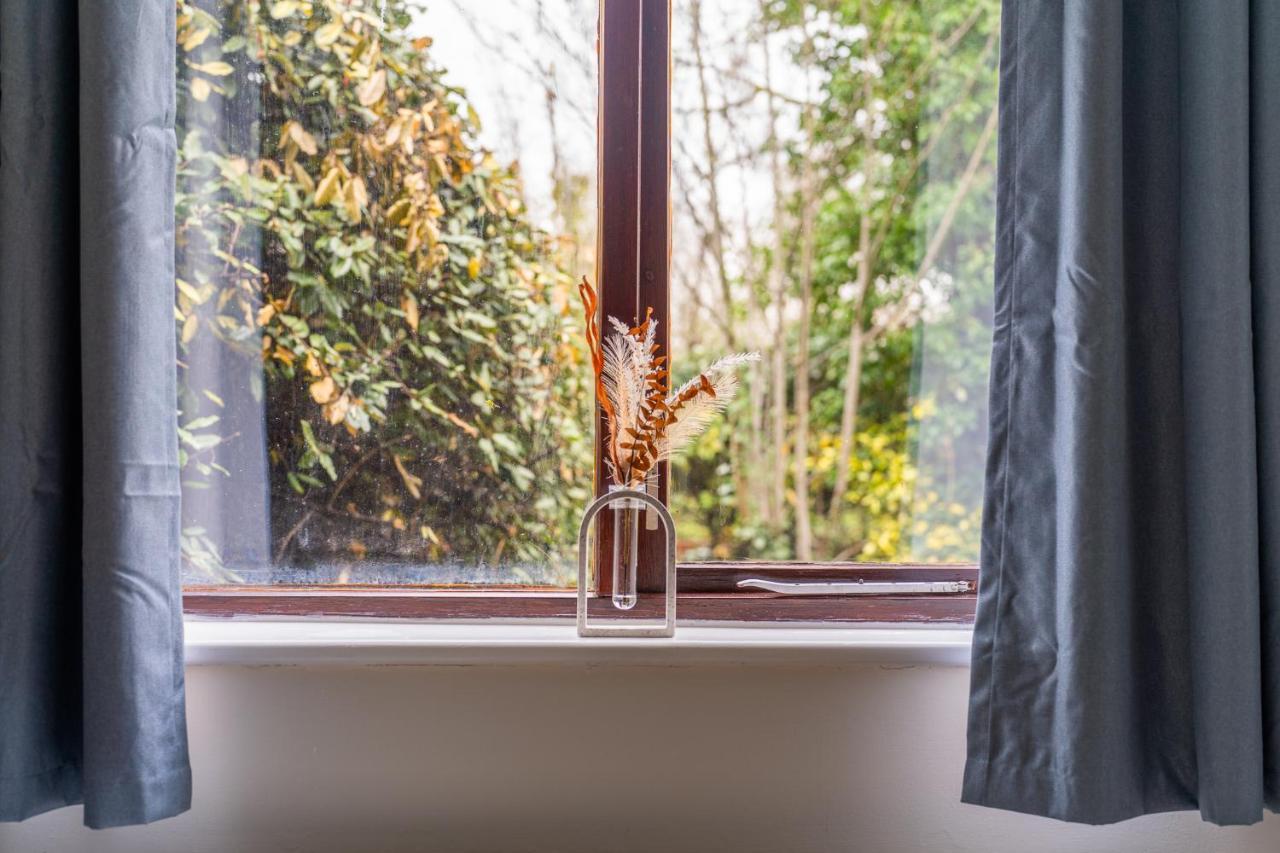 Staines-upon-Thames Grange Studio Apartment - Heathrow מראה חיצוני תמונה