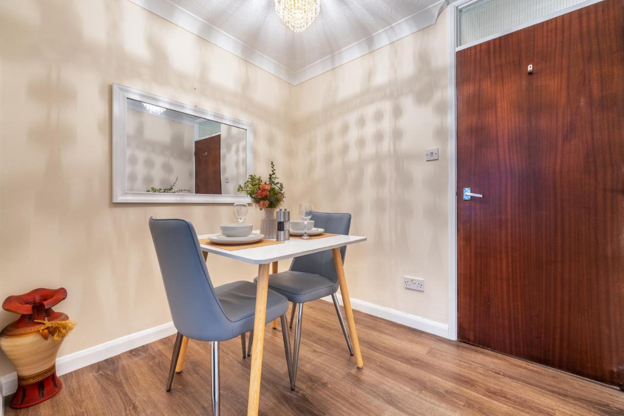 Staines-upon-Thames Grange Studio Apartment - Heathrow מראה חיצוני תמונה