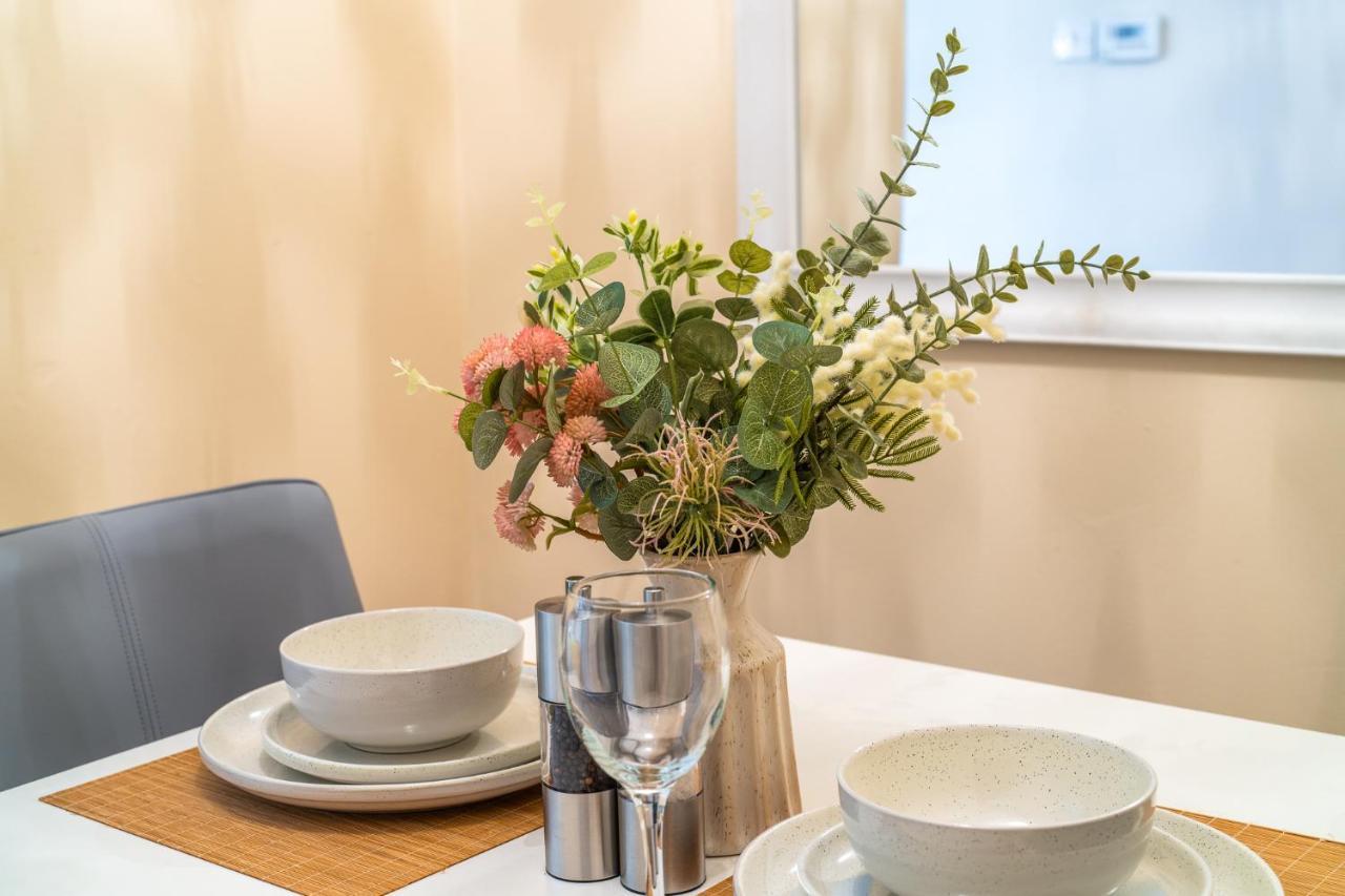 Staines-upon-Thames Grange Studio Apartment - Heathrow מראה חיצוני תמונה