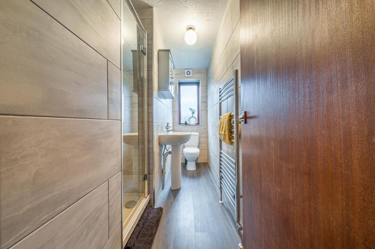 Staines-upon-Thames Grange Studio Apartment - Heathrow מראה חיצוני תמונה